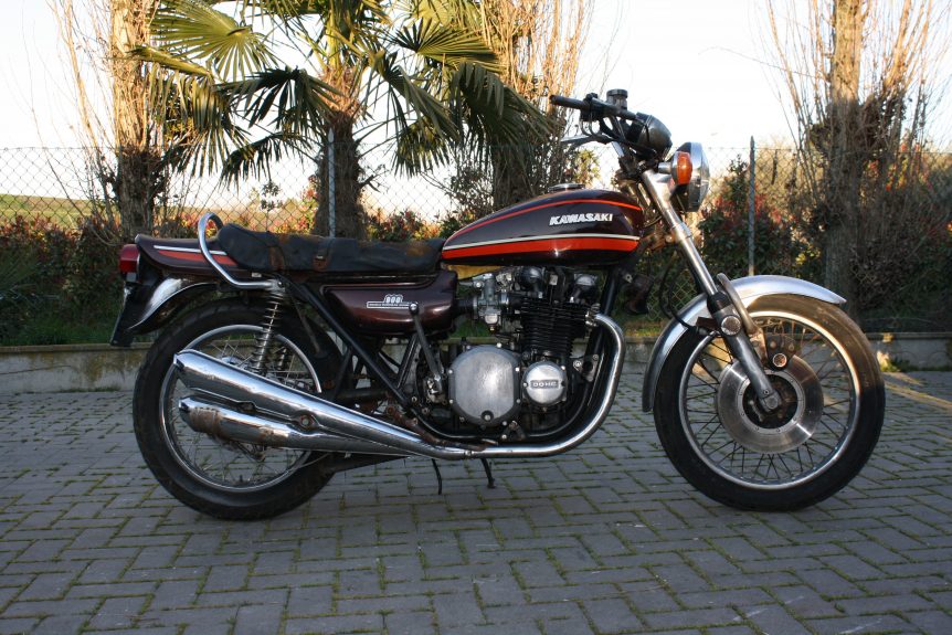 KAWASAKI 900