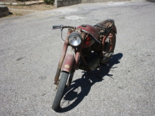 MV AGUSTA 125 - Com&#039;era ridotta prima del restauro